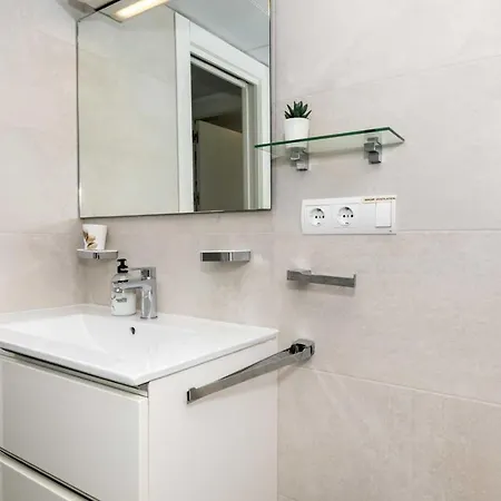 Higueronrentals La Orilla 贝纳尔马德纳